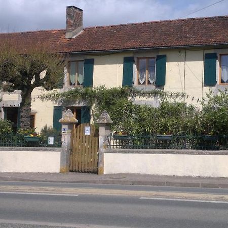 La Maison Jaune Bed and Breakfast Bouresse Exteriör bild